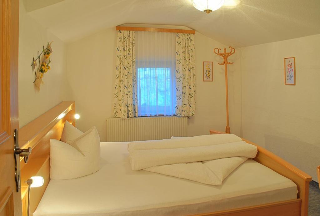 Gaestehaus Resi Jerzens Cameră foto